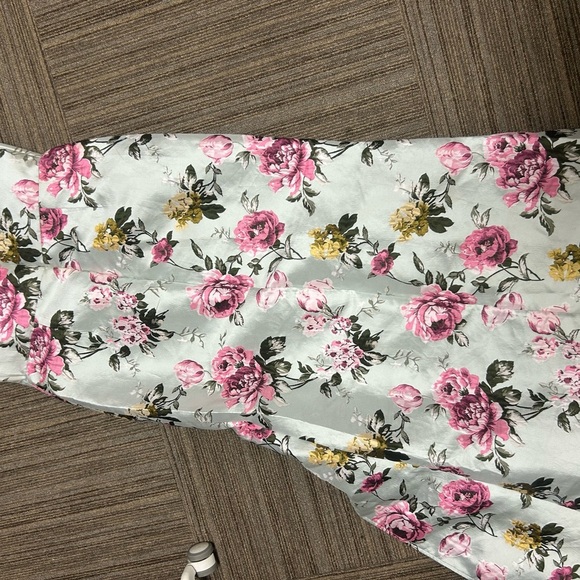 NWT Lulu's Elegant strapless, light sage Floral Dress for prom, wedding guest - Picture 8 of 8